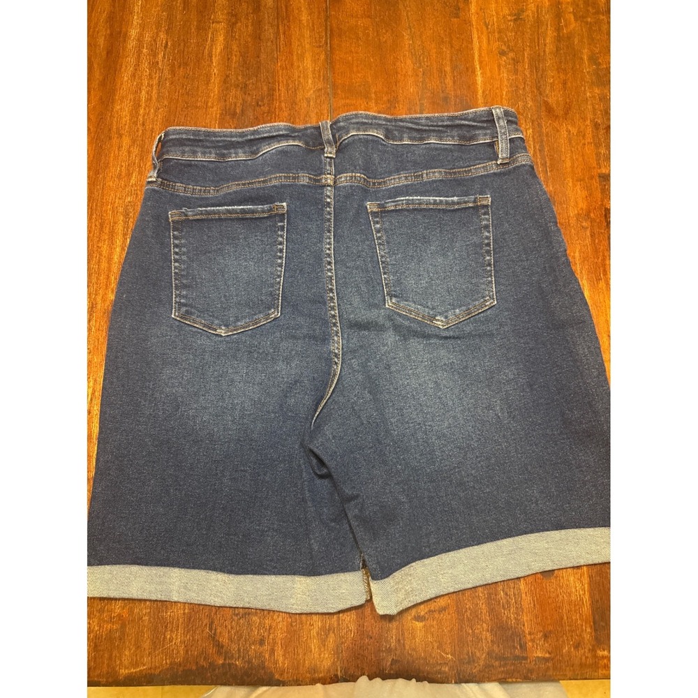 Ava & Viv Womens Plus Size 18W Denim Shorts Dark Wash Cuffed Blue Jean Shorts - Picture 8 of 9
